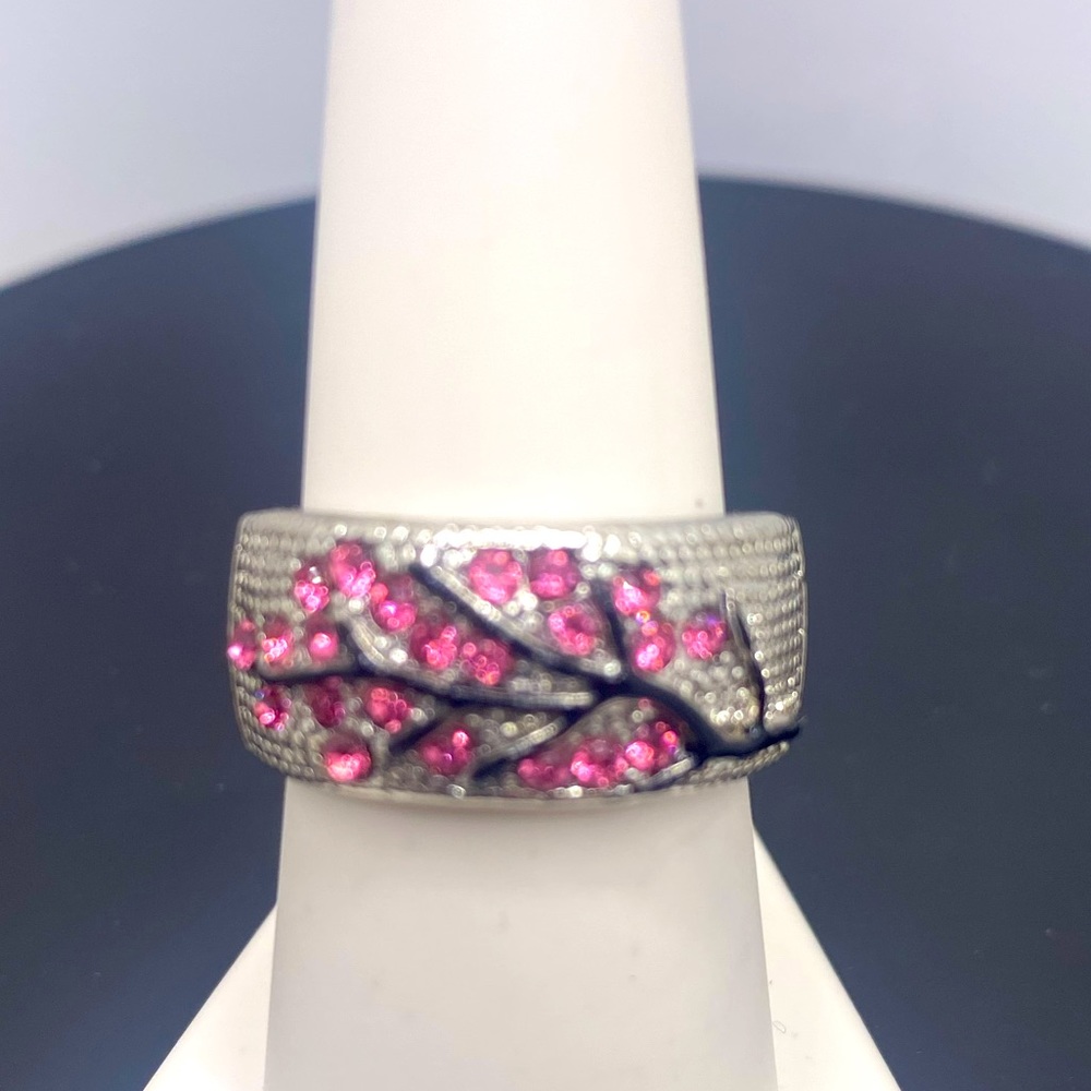 Pink crystal stones black enamel vines silver tone ring